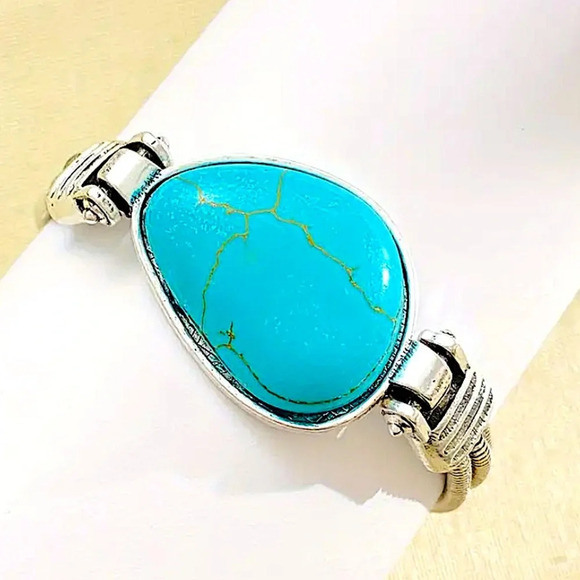 Vintage Boho Silver Turquoise Bracelet - Picture 6 of 9